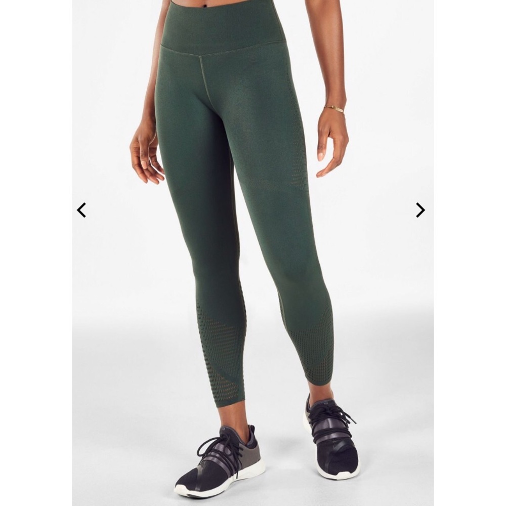 Fablectics High-WIsted Sculpt Knit Capr